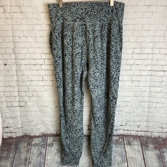 Athleta Salutation Joggers Ocelot Spot Print Blue Green Animal Print L Workout - Picture 9 of 13